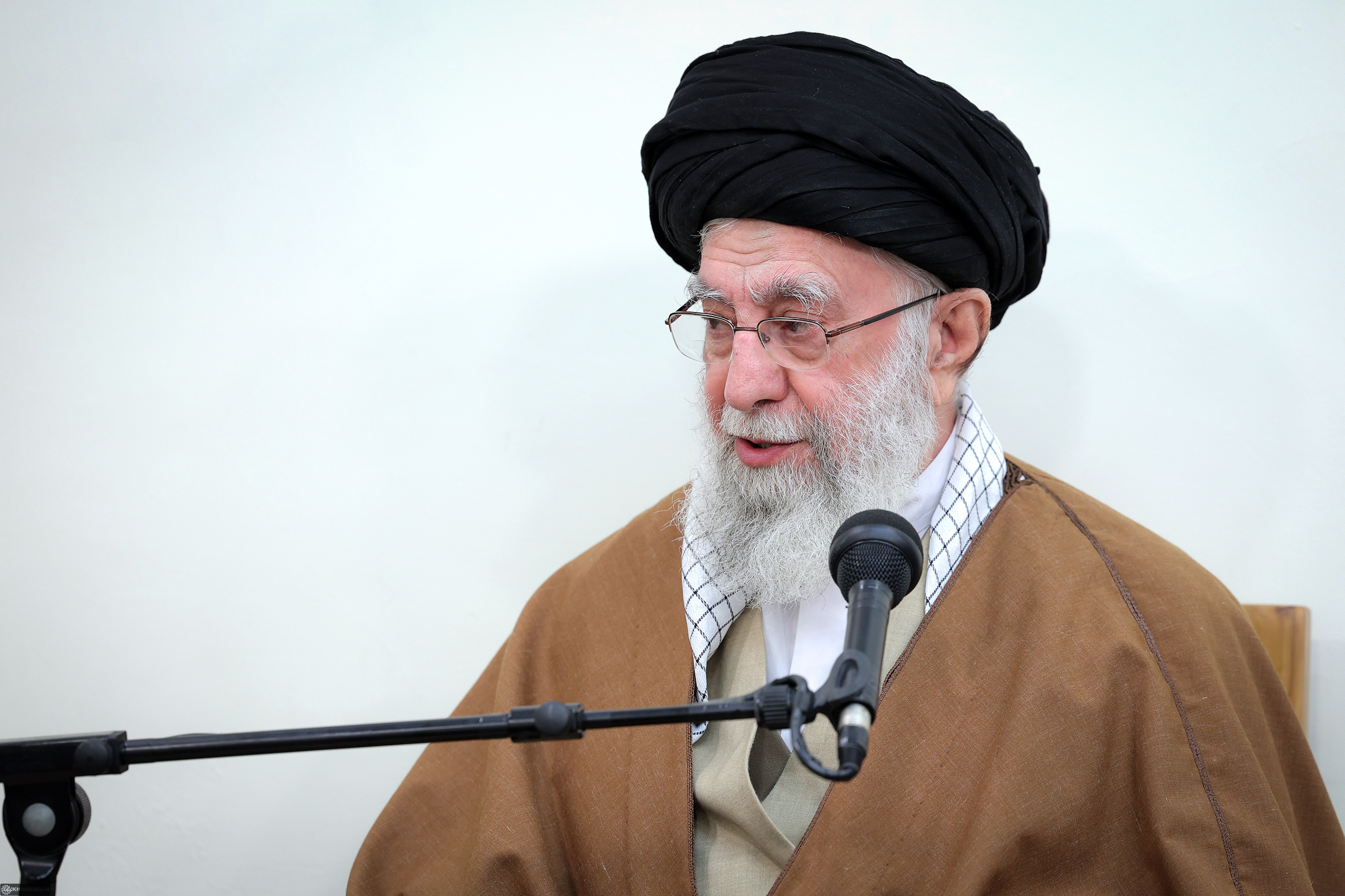 بیانات در دیدار جمعی از مسئولان ارشد سه قوه